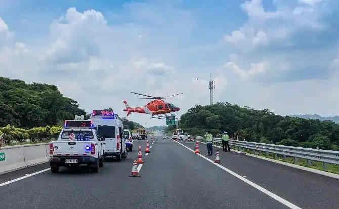 蜀山区高速公路汽车救援案例